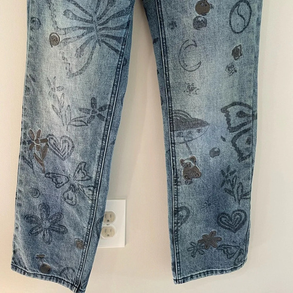 BDG Urban Outfitters Butterfly Embroidered Doodle Wash Cowboy Jeans - Size 25 - Picture 11 of 14